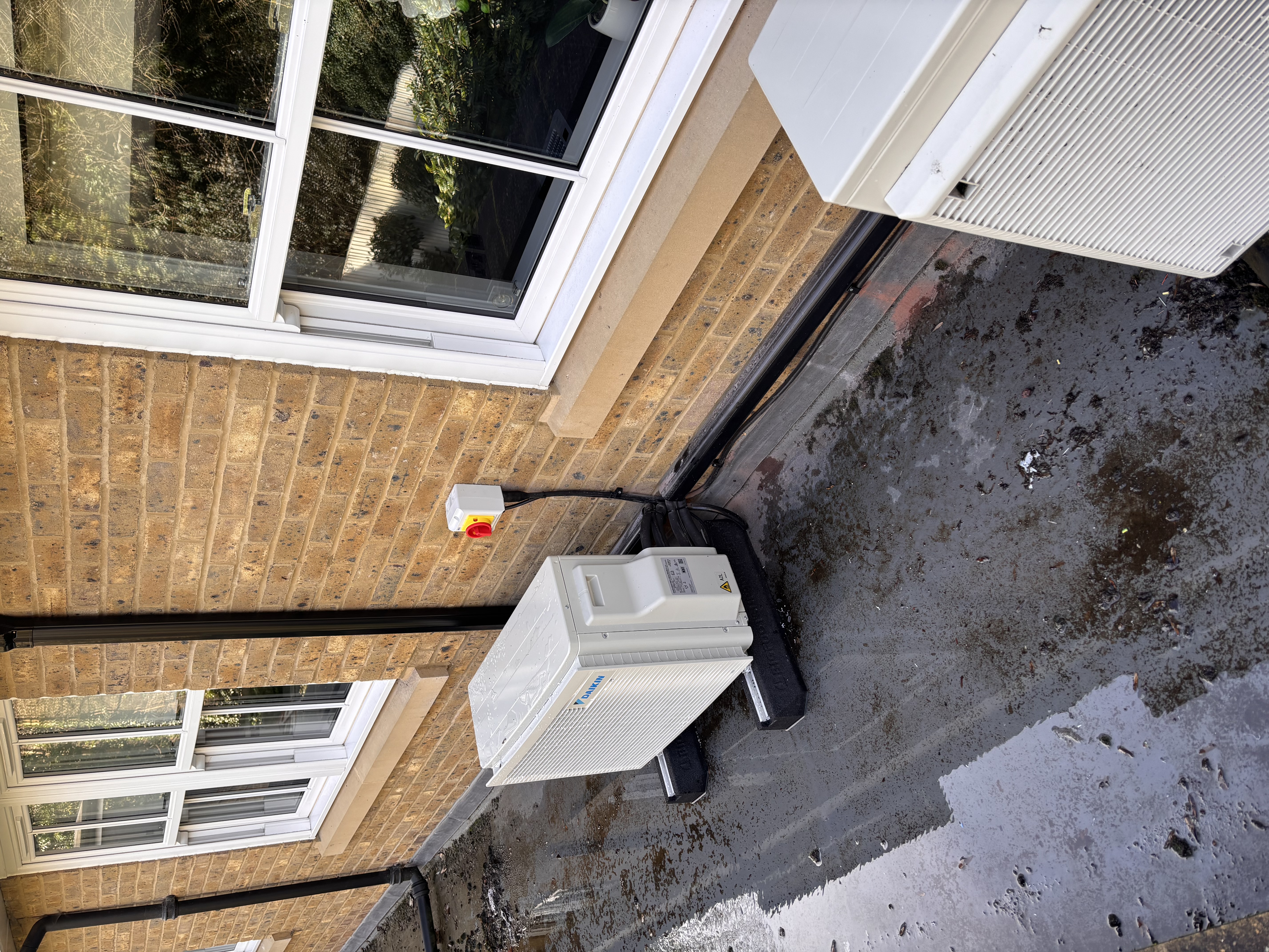 Air conditioning unit installation